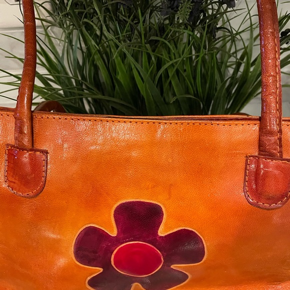 New listing ***Stylish burnt orange handbag nwot - Picture 8 of 8